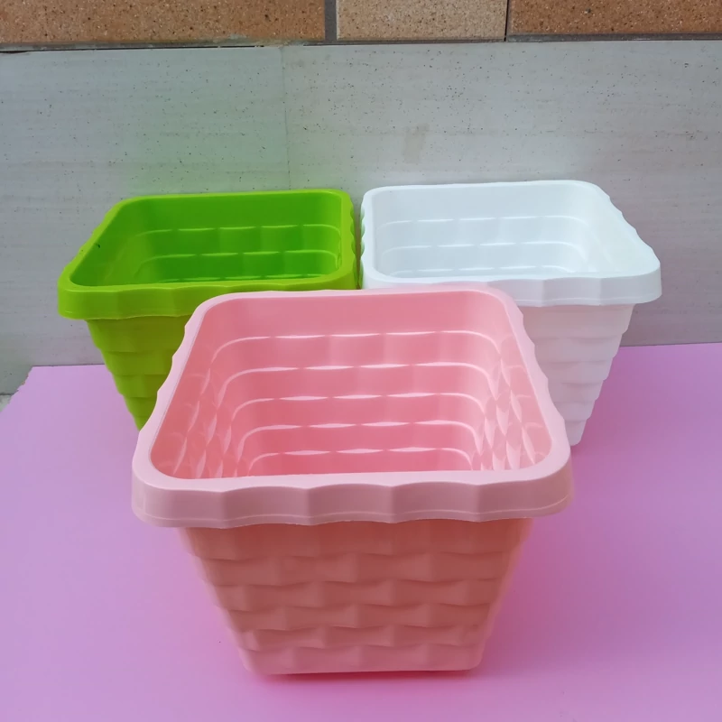 گلدان‌ های پلاستیکی مربع ساده