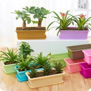 گلدان‌ های پلاستیکی