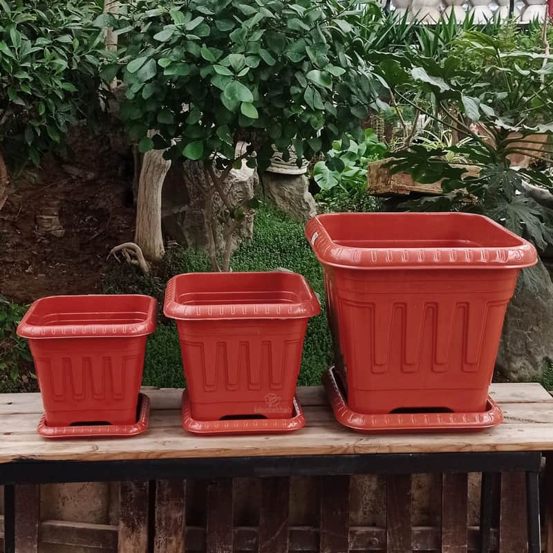 گلدان های پلاستیکی لبه دار