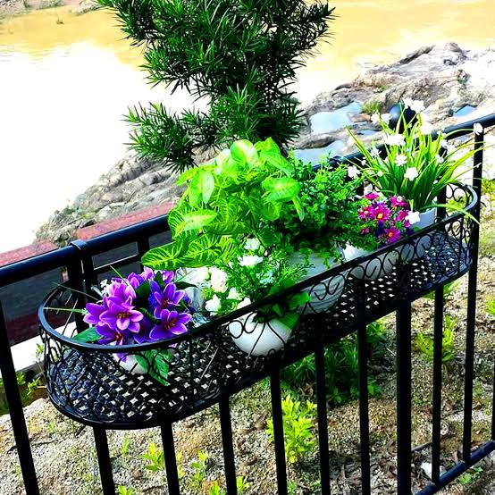 گلدان های پلاستیکی کوچک