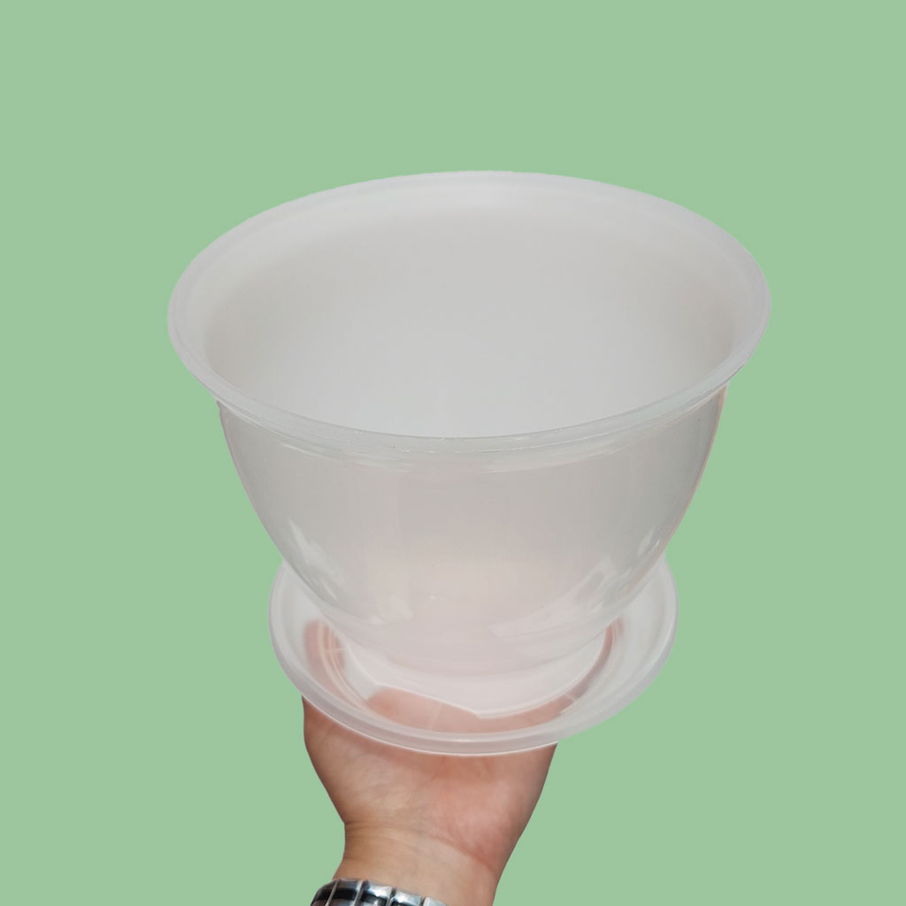  گلدان‌ های پلاستیکی شفاف 