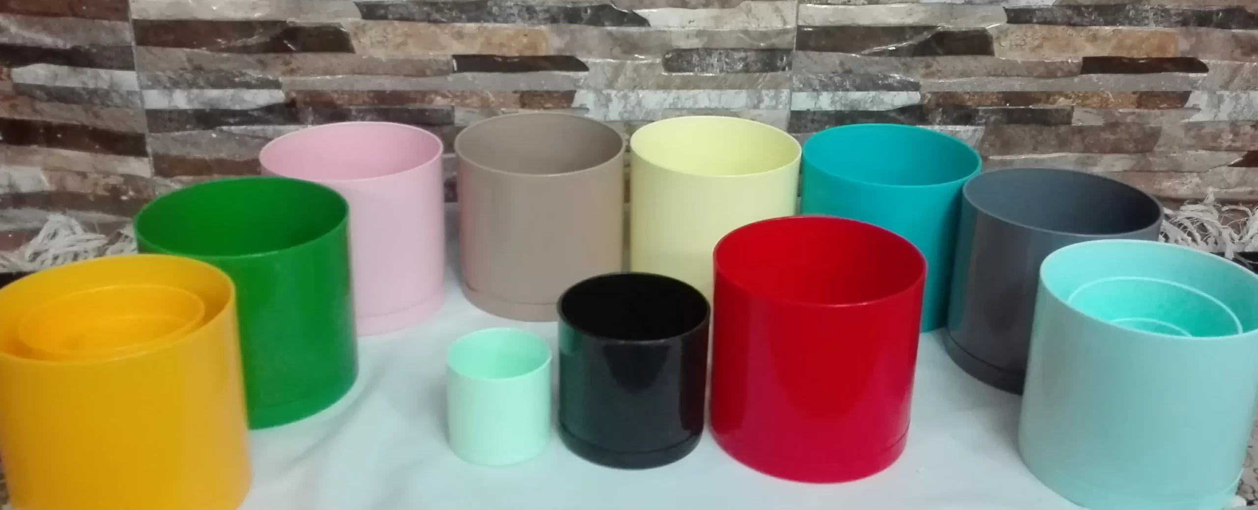 گلدان های پلاستیکی استوانهای