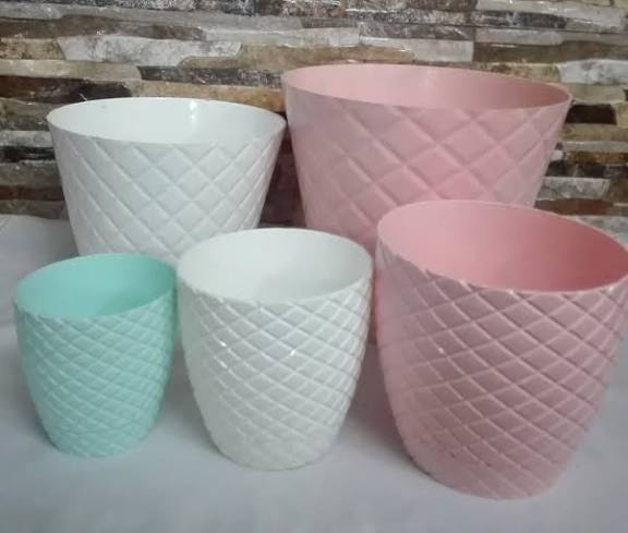 گلدان پلاستیکی