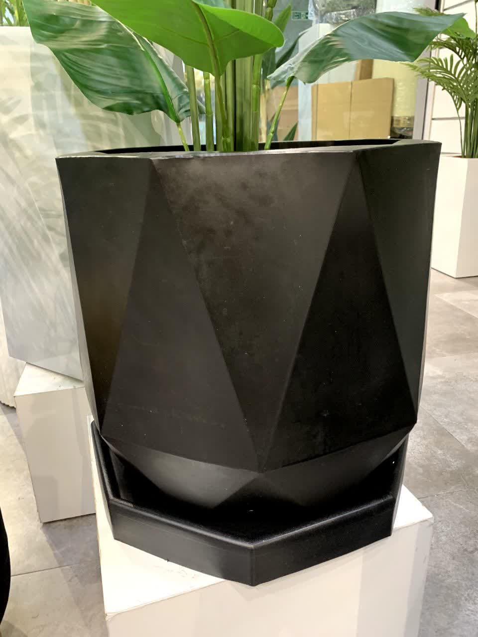 گلدان‌ های پلاستیکی